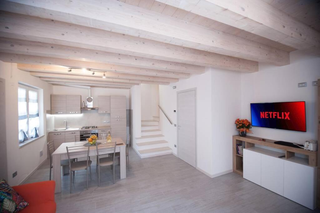 Casa Gemma - Big Family House With Free Parking Leilighet San Giovanni Lupatoto Eksteriør bilde